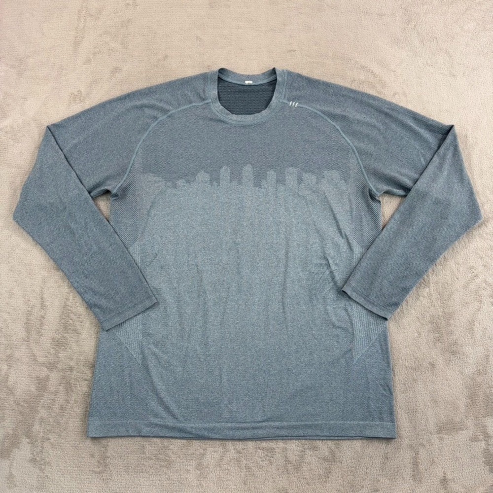 Lululemon Metal Vent Tech City Skyline New York T Shirt Grey Men XL Performance